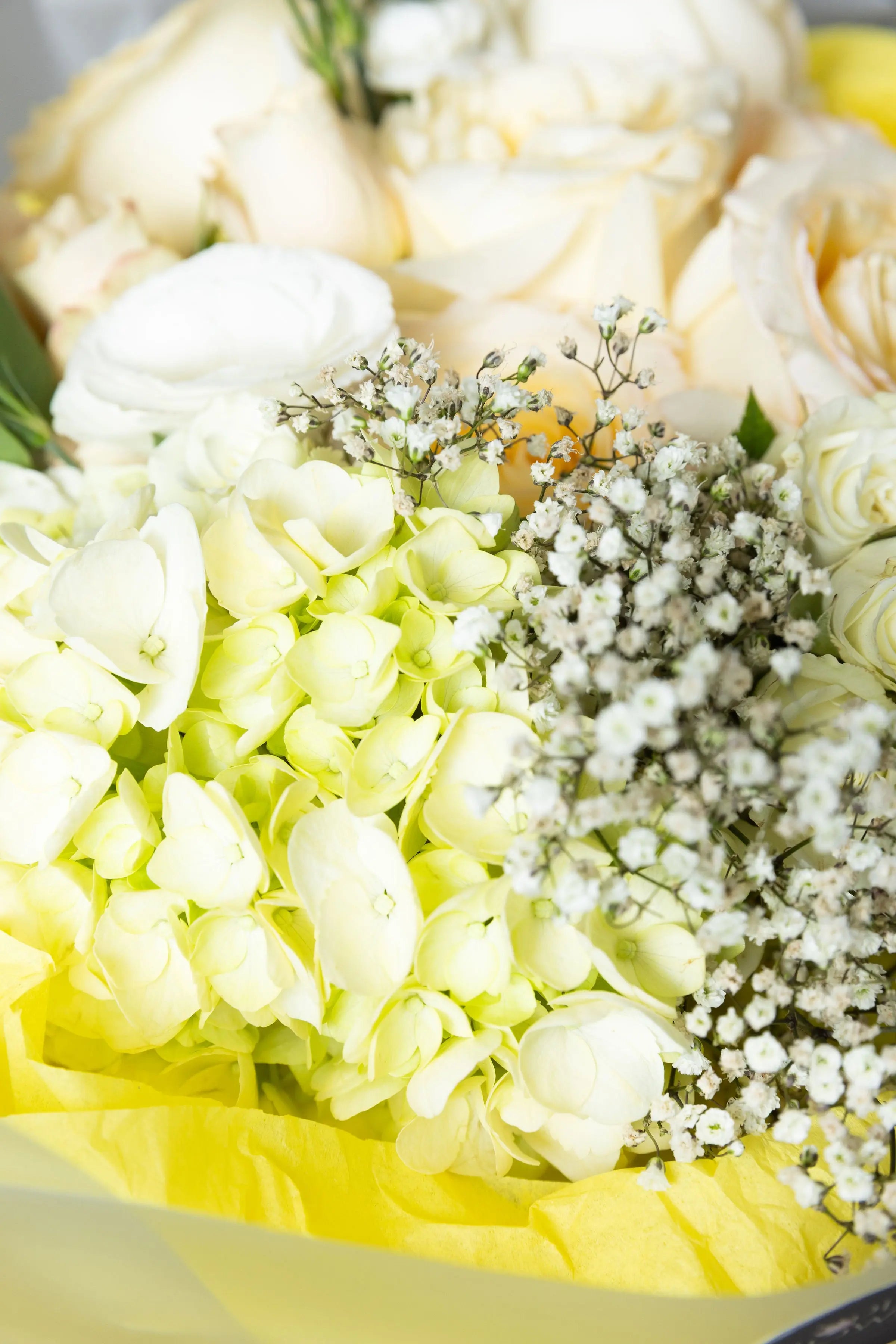 Pure Elegance White Bouquet